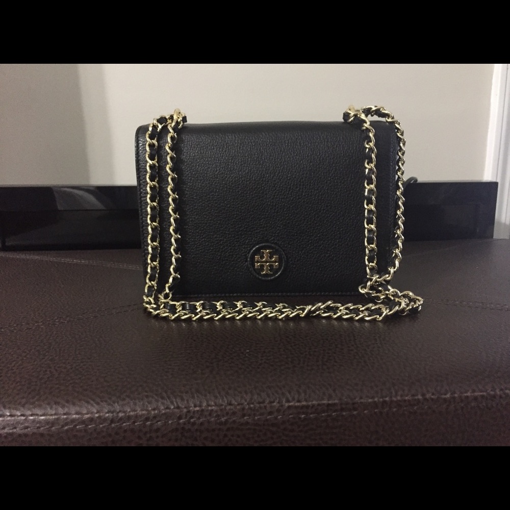 Bombe Tory Burch black cross body bag